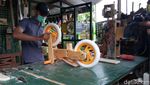 Jam Kerja Dipotong Imbas Corona, Warga Bantul Bikin Push Bike Kayu