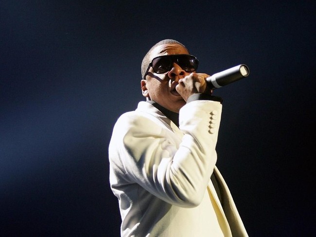 Di awal kariernya tidak ada label rekaman yang mau menerima Jay-Z karena dianggap tidak terlalu bagus. Dia pun menciptakan musik sendiri dan mendirikan label rekaman dan kini jadi salah satu artis berpenghasilan tertinggi di Amerika. Foto: Ethan Miller/Getty Images
