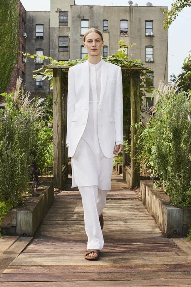 Fashion show koleksi Michael Kors Spring/Summer 2021 yang digelar di New York, 15 Oktober 2020. Foto: dok. Michael Kors