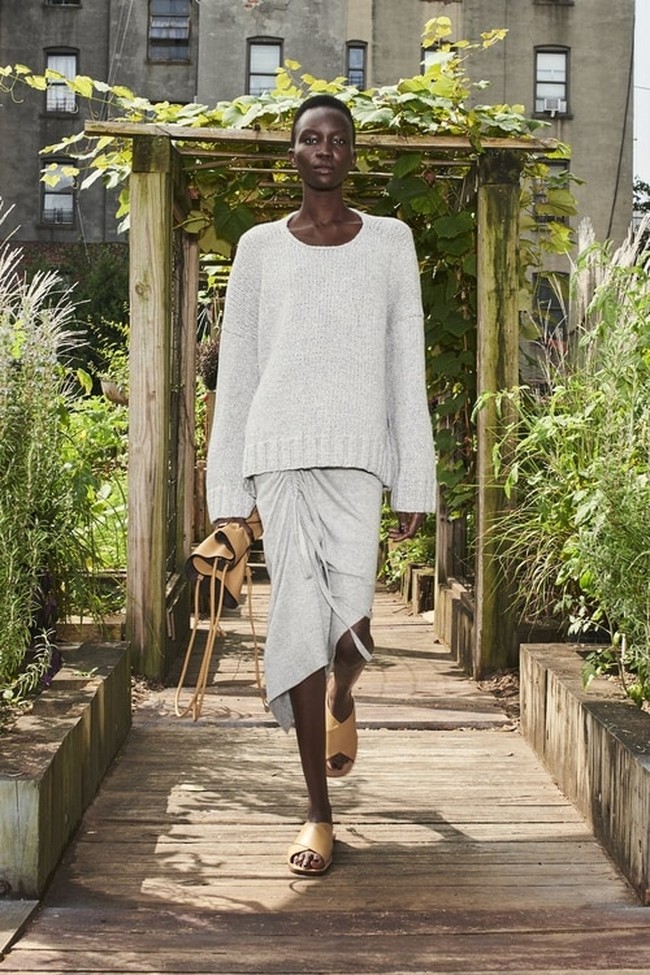 Fashion show koleksi Michael Kors Spring/Summer 2021 yang digelar di New York, 15 Oktober 2020. Foto: dok. Michael Kors