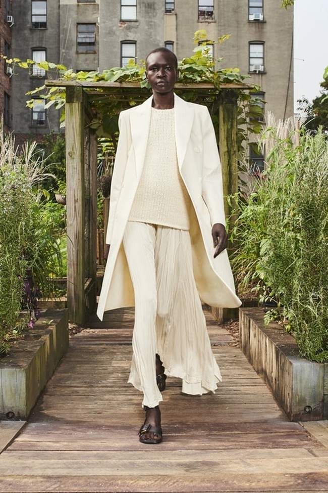 Fashion show koleksi Michael Kors Spring/Summer 2021 yang digelar di New York, 15 Oktober 2020. Foto: dok. Michael Kors