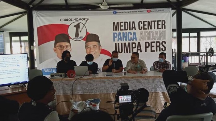 Konferensi pers palon bupati-wabup Ogan Ilir, Panca-Ardani (Raja-detikcom)