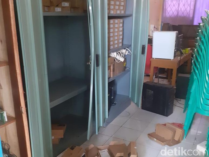 Laptop dan tablet SMPN 2 Serang digondol maling