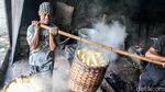 Melongok Pabrik Pembuatan Tape Singkong yang Eksis Sejak Tahun 70-an