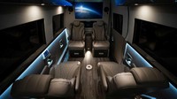 Mercedes-Benz Sprinter merupakan mobil jenis Van yang memang tepat untuk merealisasikan ide ini. Kabin yang ekstra luas ini dapat mengakomodasi berbagai perangkat kantor dengan kenyamanan kelas wahid. Foto: Inkas