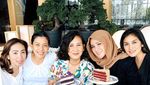 Gaya Mewah Olla Ramlan Saat Kulineran