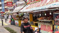 Menurut pengakuan pedagang, sejumlah aturan terkait bisnis restoran saat PSBB di DKI Jakarta cukup menurunkan angka penjualan.
