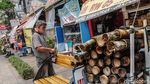Pedagang Makanan Bertahan di Masa PSBB
