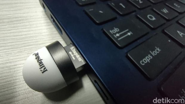 Terinspirasi dari bidang olahraga favorit di Indonesia, Kingston menghadirkan USB flash drive seri badminton.