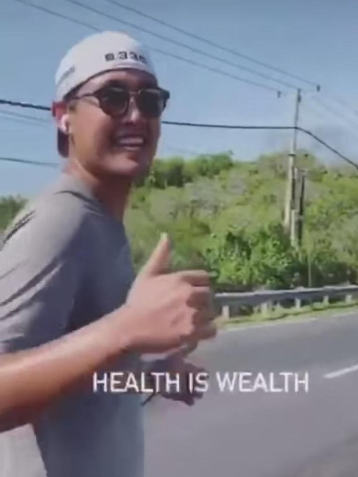 Video viral pria diduga Richard Muljadi joging di daerah Denpasar (Screenshot video viral)