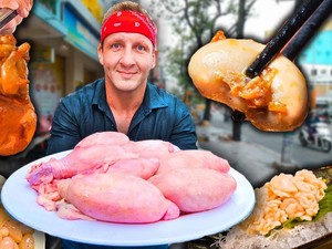 Wah! Selama 24 Jam, Bule Ini Coba Ragam Olahan Testis di Vietnam