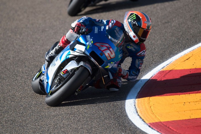 ALCANIZ, SPAIN - OCTOBER 17: Alex Rins of Spain and Team Suzuki ECSTAR rounds the bend  during the qualifying for the MotoGP of Aragon at Motorland Aragon Circuit on October 17, 2020 in Alcaniz, Spain. (Photo by Mirco Lazzari gp/Getty Images)