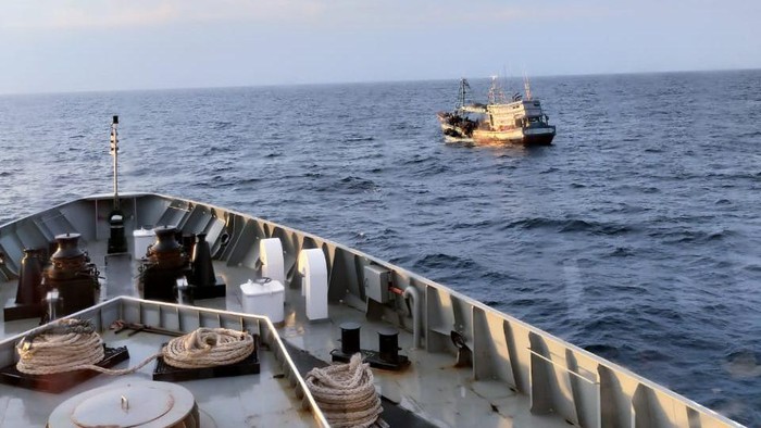 Bakamla Tangkap 2 Kapal Pencuri Ikan Asal Vietnam.