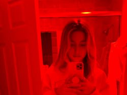 Putri Cantik Steve Jobs Sering Pamer iPhone