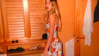 Eve Jobs adalah putri bungsu Steve Jobs dan istrinya, Laurenne Powell. Dia lahir pada 2 Mei 1998. Tampak dia sedang menenteng iPhone. Foto: Instagram