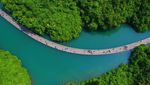 Intip Indahnya Jalan Terapung di China Diapit Lembah
