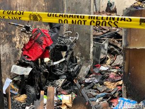 Kebakaran Rumah di Surabaya, Motor Baru Ini Tinggal Kerangka