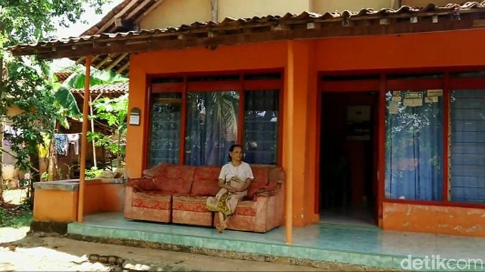 Mengunjungi Dusun Sibimo Batang Dukuh Sibimo di Desa Brokoh, Wonotunggal, Batang, Jawa Tengah, ini sangat unik. Tak lebih dari 7 rumah yang berdiri di dusun tersebut.