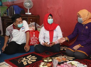 Kawal Subsidi Upah, Menaker Sambangi 3 Rumah Pekerja di Pekalongan