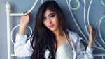 Pose Menggoda Nindya Athalia Putri