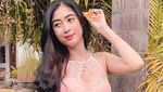 Pose Menggoda Nindya Athalia Putri