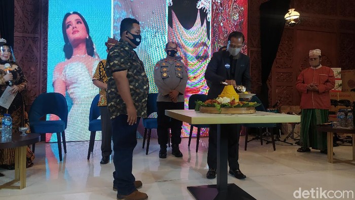 Bisnis wedding lumpuh selama pandemi COVID-19. Kini bisnis wedding di Sidoarjo dan sekitarnya mulai menggeliat meski masih pandemi.