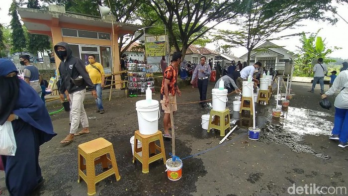 Pasar dadakan mingguan di Ciamis perketat protokol kesehatan