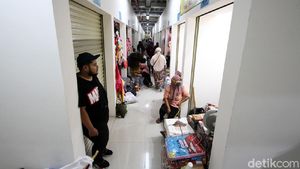 Pedagang Mulai Tempati Pasar Klewer Timur