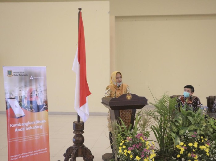 Era industri 4.0 mendorong masyarakat untuk bertransaksi secara digital. Begitu pula dengan Kota Mojokerto yang tengah menyiapkan diri menjadi smart city.