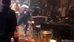 Momen Pengunjung Baku Hantam di Klub Malam Palembang