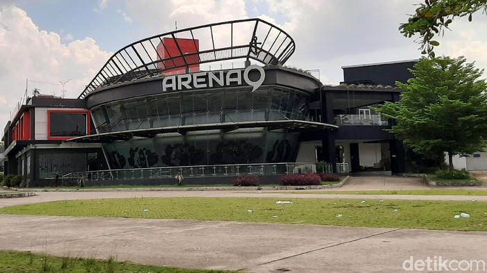 Insiden baku hantam antar pengunjung klub malam terjadi di Arena 9, Kota Palembang, Minggu (18/10/2020) dinihari.