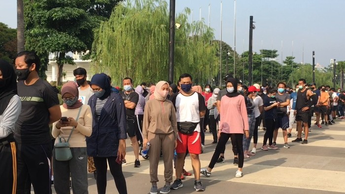 Ramai Warga Berolahraga, Antrean Pengunjung di GBK Kembali Mengular