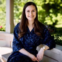 Menggelikan melihat payudara seorang wanita terlihat tanpa blus. Seseorang yang tahu selera dan gaya, komentar netizen di kolom komentar unggahan foto Instagram. Foto: Instagram/@sannamarin