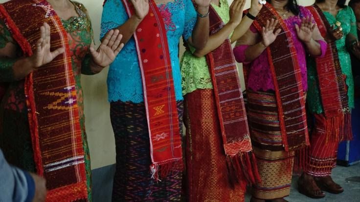 Serba serbi Kain Ulos Warisan Budaya Kebanggaan Suku Batak