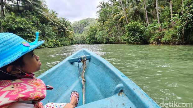 Pernah dengar Sungai Maron di Pacitan? Inilah Sungai Amazon versi Indonesia.