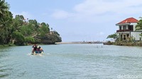 Puas menikmati pesona sungai Maron, wisatawan akan diajak kembali ke muara.