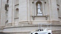 Selama bertahun-tahun, Paus Fransiskus telah menggunakan berbagai mobil yang menemaninya. Kini yang terbaru, Paus Fransiskus menggunakan mobil ramah lingkungan dari pabrikan Jepang. Foto: Istimewa