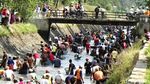 Melihat Tradisi Bersih-bersih Sungai di Purworejo