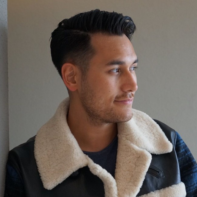 Aktor yang memiliki nama lengkap Putra Arifin Scheunemann ini memiliki paras yang tak kalah menawan. Dia memiliki ayah yang berasal dari Jerman, Axel Scheunemann. Foto: Instagram/@arifinputra_