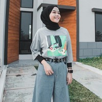 Netizen pun ramai menanggapi video tersebut, ada yang ingin glowing seperti Gisel hingga memberikan semangat pada remaja tersebut.Kakk, seriuus aku nanya, untuk badan pake apa kak? Supaya putih bersih gitu kak, jawab jujur ya kak , makasih kak, tanya akun @Chocochesee. Foto: Dok. pribadi Gisel.
