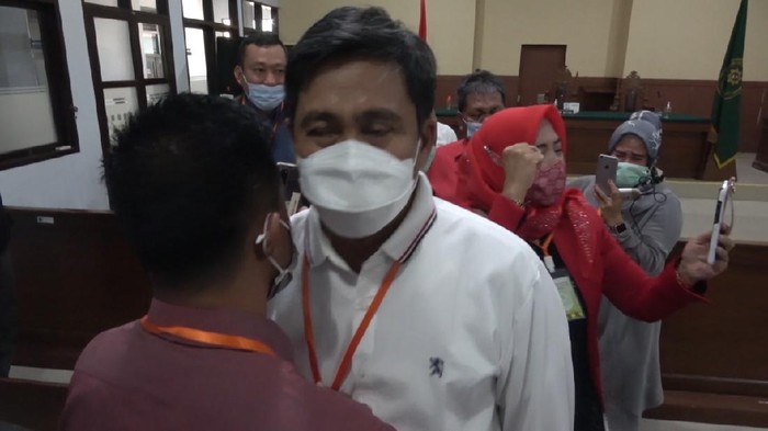Gugatan Herwin-Mustar dikabulkan PTTUN Makassar (Foto: Reinhar/detikcom)