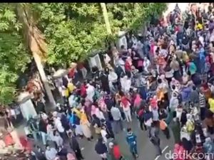 Kerumunan Saat Pembagian Bantuan UMKM, Gubernur Banten Tegur Pemkot Tangerang
