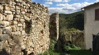 Di kota Nortosce masih banyak ditemukan bangunan kuno zaman medieval. Ada juga reruntuhan kastil zaman dulu. Jadi jangan heran kalau melihat penampakan kota ini yang sangat klasik seperti di film-film, bahkan cenderung menyeramkan. (Silvia Marchetti/CNN)