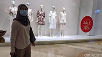 Kedua pengelola mal juga harus mengedepankan sektor kesehatan. Setiap tenant maupun pengelola pusat perbelanjaan harus memberikan jaminan kesehatan bagi para pengunjungnya.