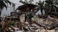 Salah satu warga Kampung Bayam mengklaim para warga yang sudah menerima ganti rugi merasa senang.  