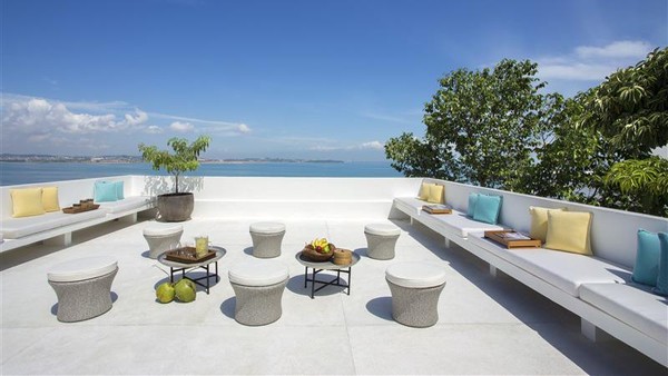 Untuk pilihan dua kamar mempunyai pemandangan sky terrace. Bernuansa putih resort ini memiliki pemandangan Laut China Selatan. (Montigo resort) Untuk pilihan dua kamar mempunyai pemandangan sky terrace. Bernuansa putih resort ini memiliki pemandangan Laut China Selatan. (Montigo resort)