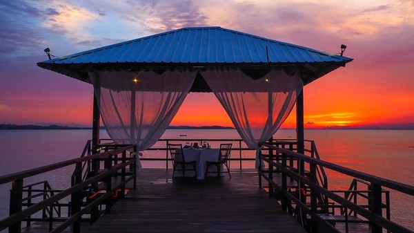 Resort ini memiliki pemandangan sunset yang indah. Tampaknya tak kalah memukau dengan pantai di Bali (Montigo resort/instagram) Resort ini memiliki pemandangan sunset yang indah. Tampaknya tak kalah memukau dengan pantai di Bali (Montigo resort/instagram)