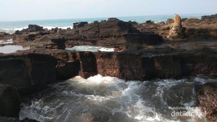 Pantai Karang Hawu