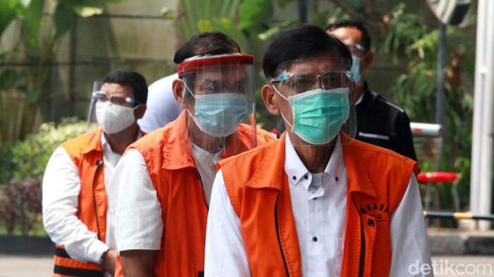 KPK kembali memeriksa para tersangka kasus suap mantan Gubernur Sumut Gatot Pujo Nugroho. Sejumlah tersangka itu merupakan eks anggota DPRD Sumatera Utara.