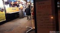 Dengan menyajikan aneka makanan dan minuman yang dijual di food truck, menjadi pilihan tersendiri bagi mereka yang bosan nongkrong dengan suasana kafe atau restoran.
